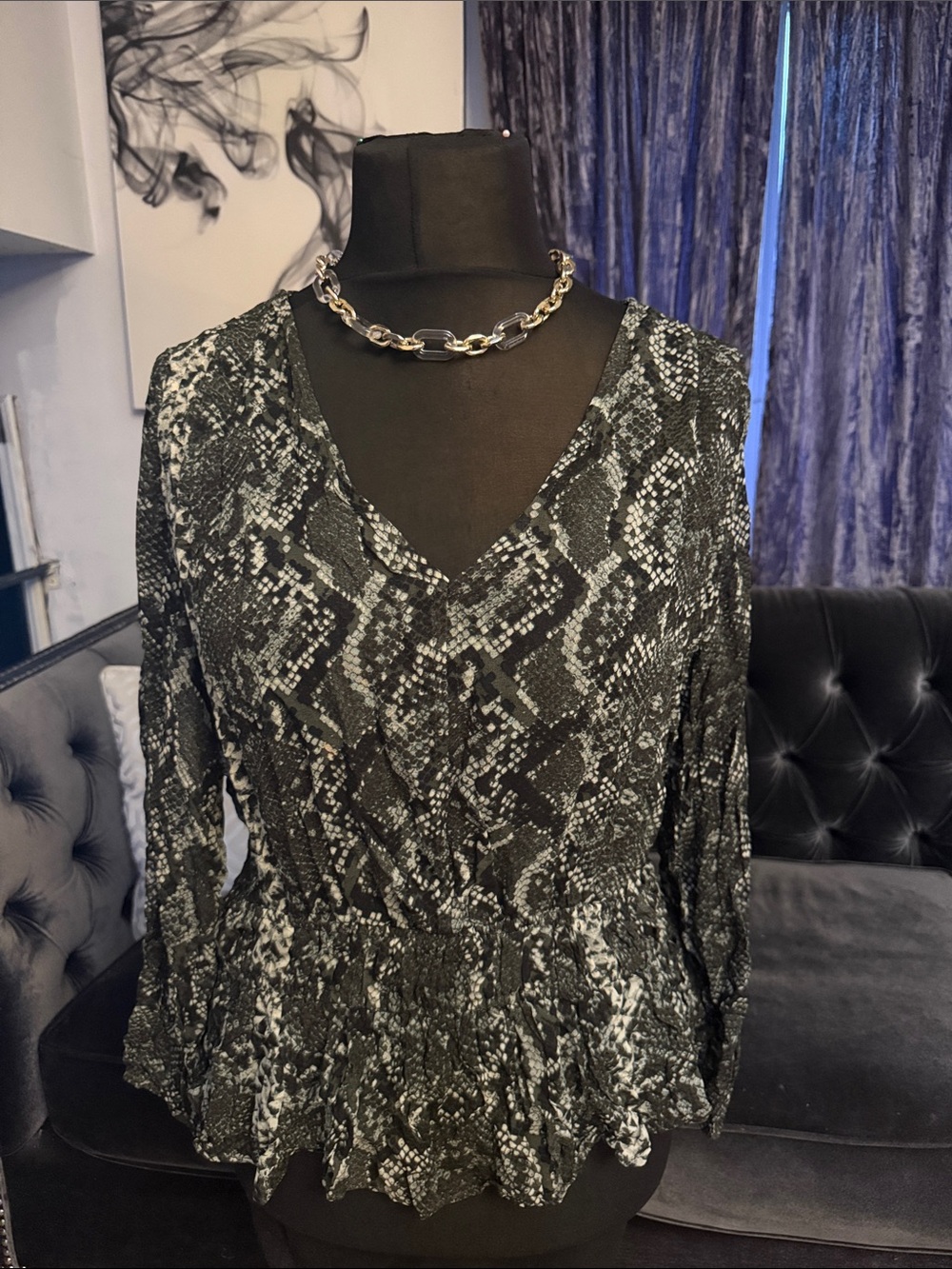 H&M Black and White Printed V-Neck Peplum Top